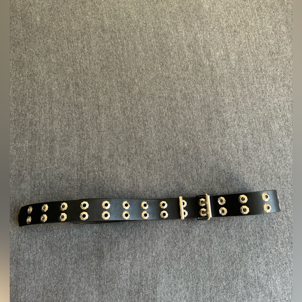 Black Sliver Ring Belt